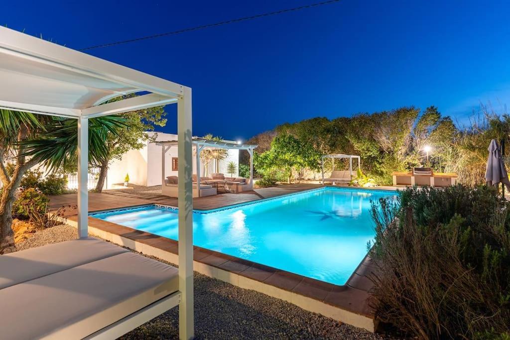 8 Guests Large Villa Near Bossa Beaches & Airport Sant Josep de sa Talaia Exterior foto